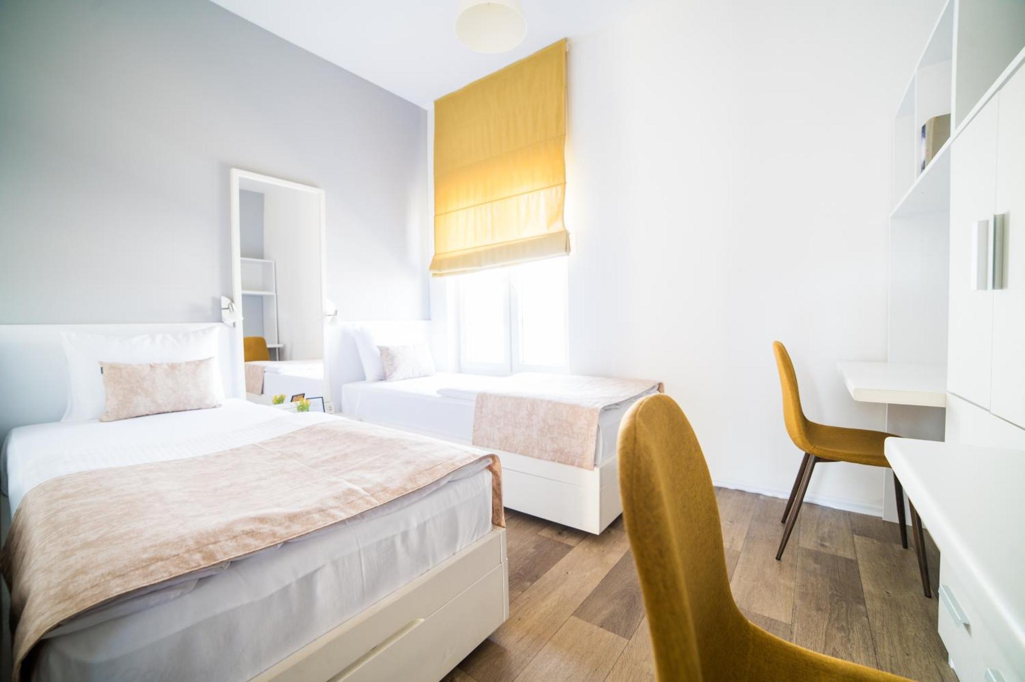 University Hotel Dorrah Tuzla Esterno foto