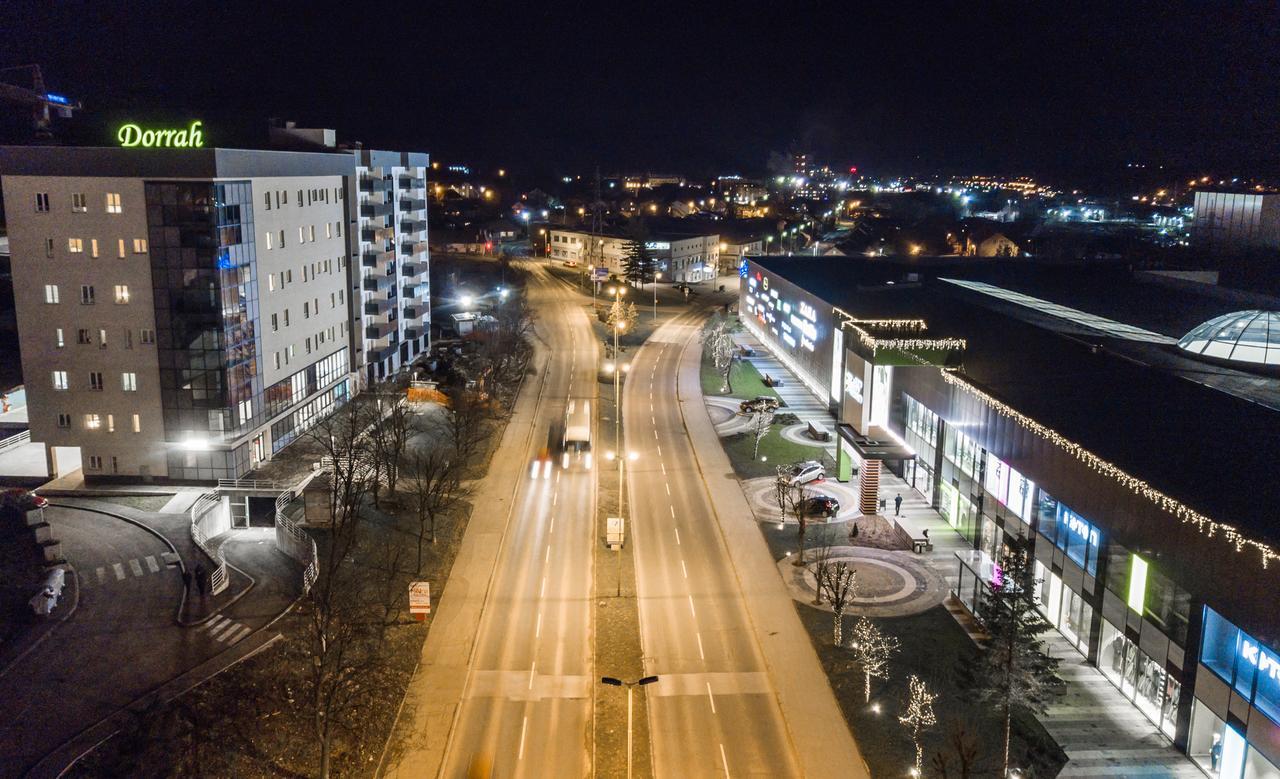 University Hotel Dorrah Tuzla Esterno foto